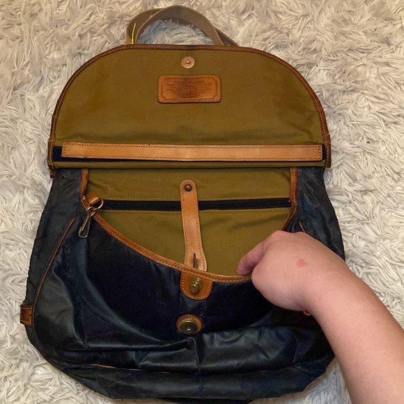 Hunting World Crossbody Long Strap Bag - Picture 10 of 12